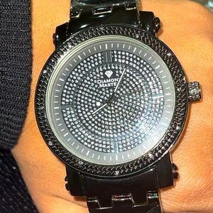 Best Valentine’s Day gift for men Real genuine diamonds case watch for me sale!